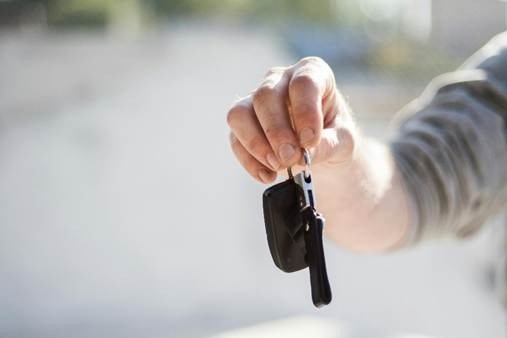 Vai comprar ou vender um carro? Veja os principais riscos das negociações entre particulares