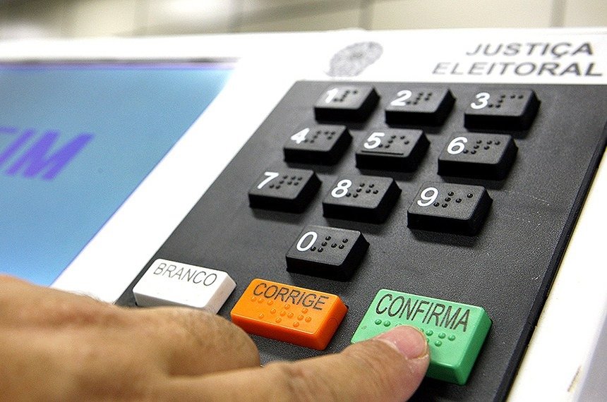 Uso irregular de Inteligência Artificial pode levar à cassação de registro nas eleições