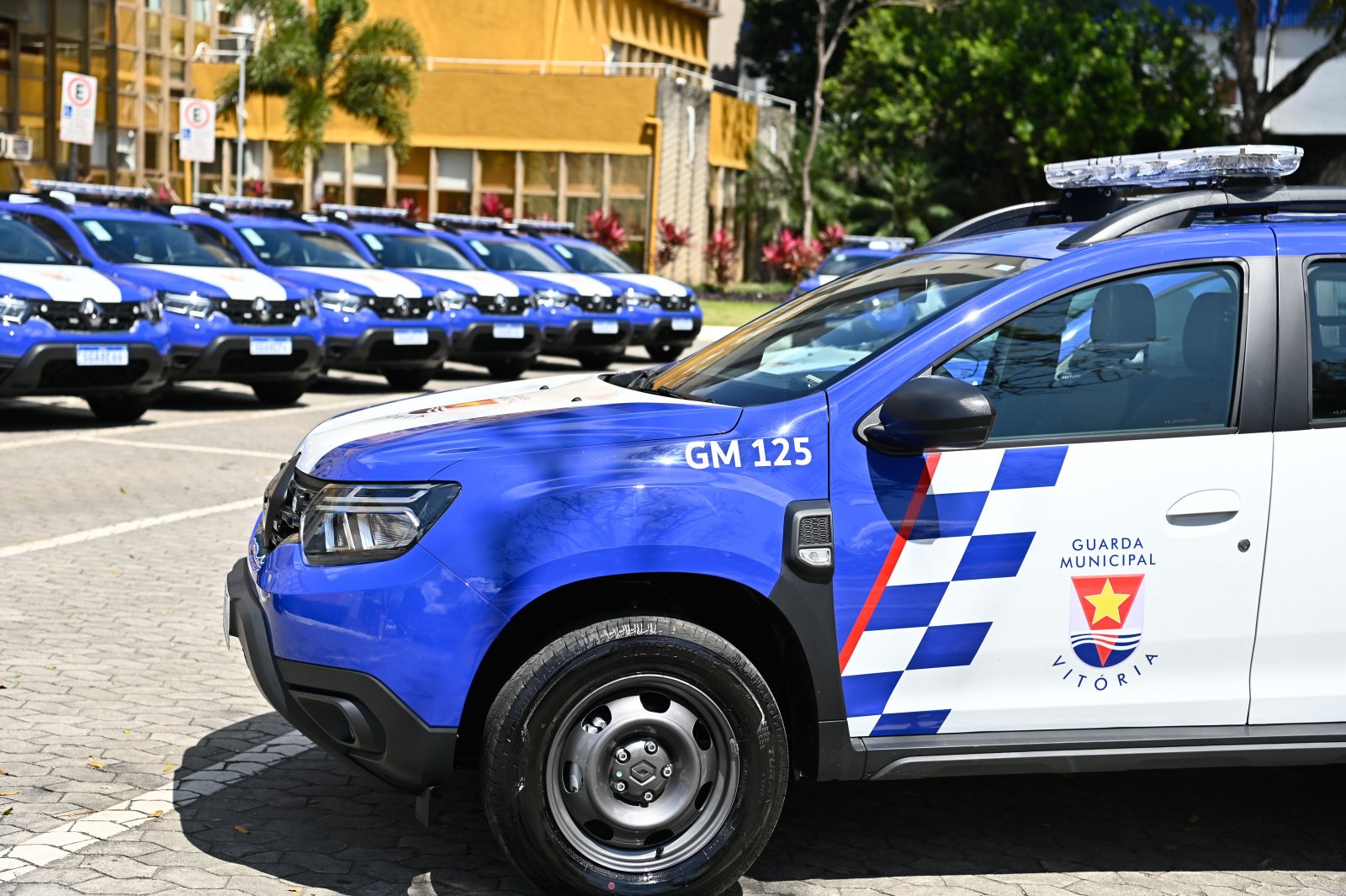Guarda Municipal detém homem que fingia ser policial e ameaçava ex-namorada em Vitória