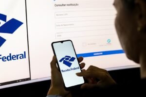 Não recebeu a restituição do IR em nenhum dos quatro lotes? Veja o que isso significa e como regularizar