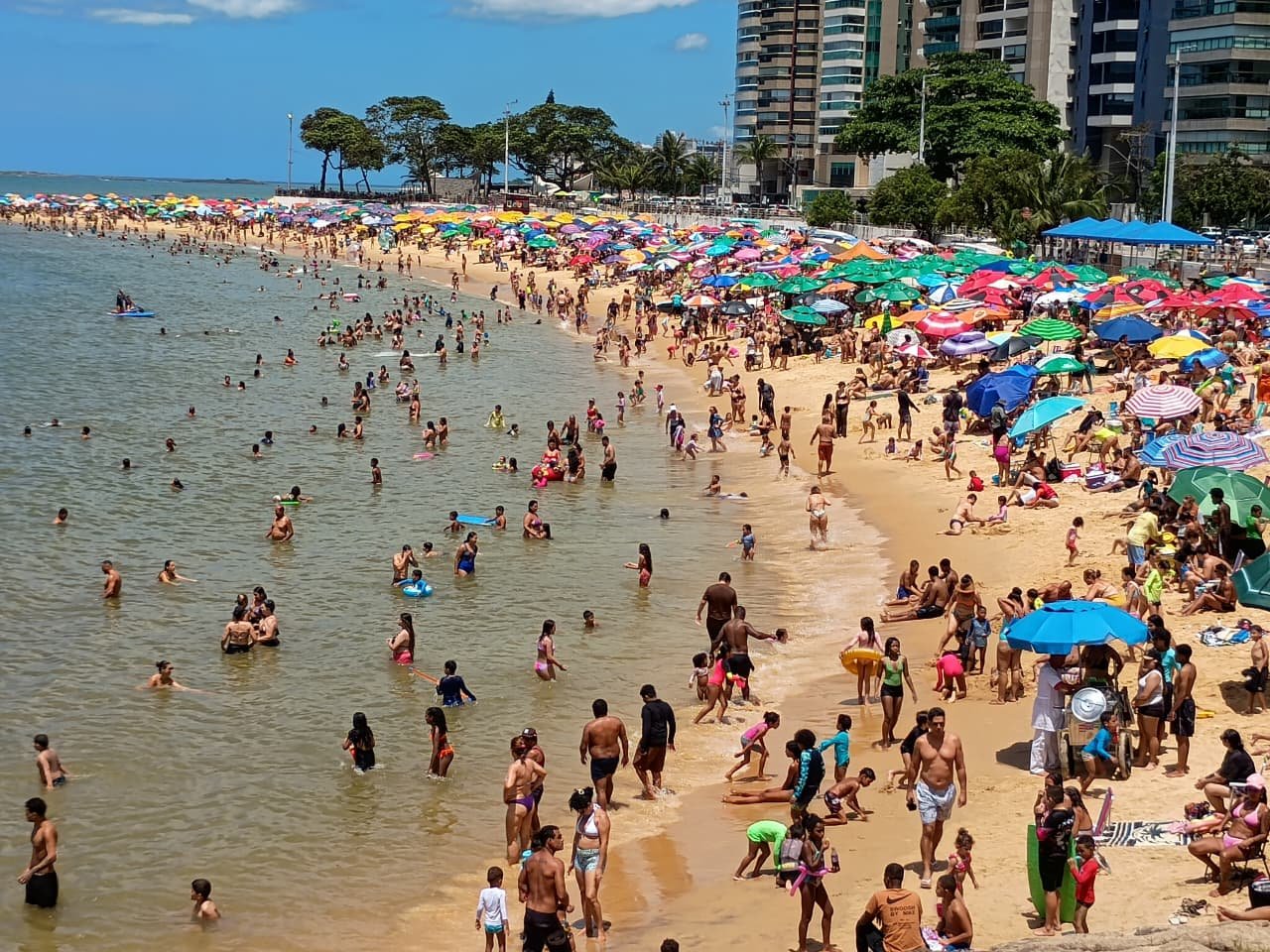 Calorão vai continuar no ES? Veja como fica o tempo nesta terça-feira