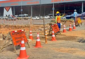 Trecho da Avenida Mário Gurgel é interditado no sentido Viana; veja rotas alternativas
