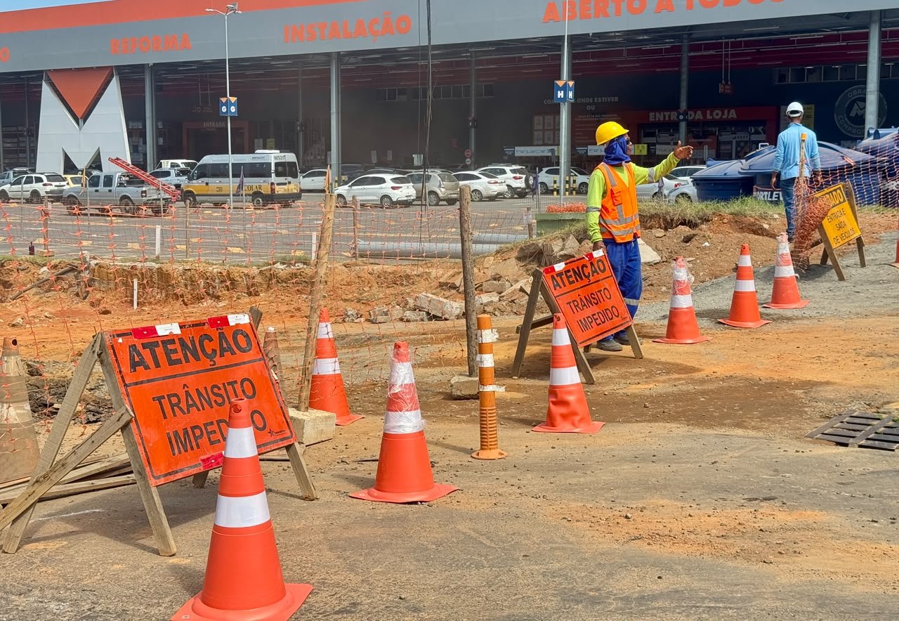 Trecho da Avenida Mário Gurgel é interditado no sentido Viana; veja rotas alternativas